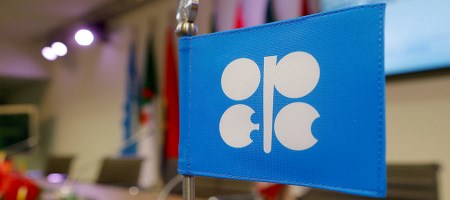 Действия ОПЕК+ сбалансируют рынок нефти