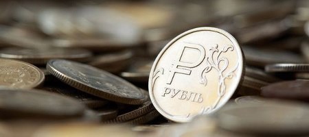 Около отметки 62 рубля за доллар рубль притормозит