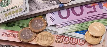 Рубль набрал по проценту против USD и EUR